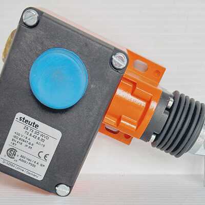 Steute ZS732OWVD Emergency Pull Wire Switch 2NC 400V6A *NEW*