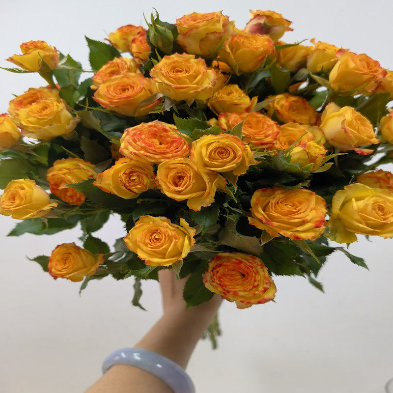 浪漫爱人泡泡多头鲜花蔷薇小玫瑰花水养家庭摆花同城速递生日礼物