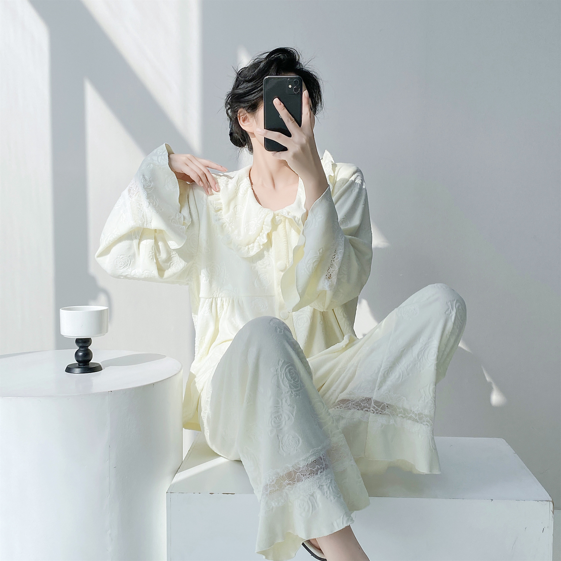 2025秋冬新款蕾丝提花纯色海岛绒睡衣女加厚家居服长袖长裤套装