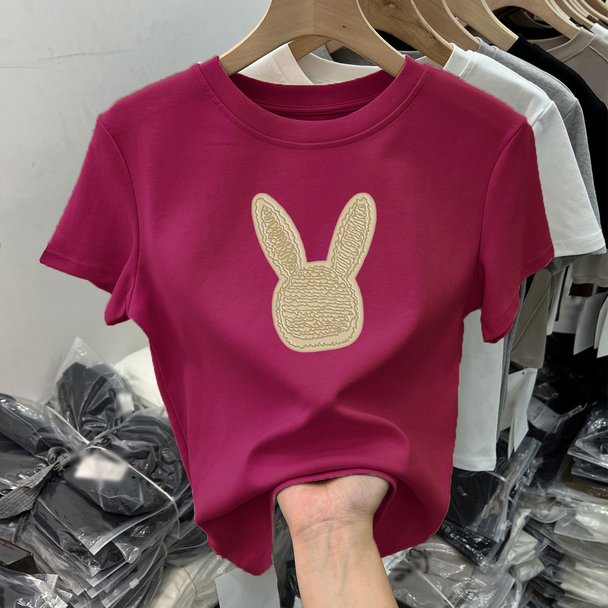 欧货上衣2025新款树莓红正肩短袖t恤女夏季圆领纯棉内搭修身小衫,女装/女士精品,T恤,淘宝优惠券,粉丝福利购,淘宝优惠卷