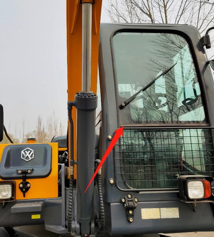 新源65/75胶轮式挖掘机 驾驶室前挡风玻璃下隔条 前挡密封胶条