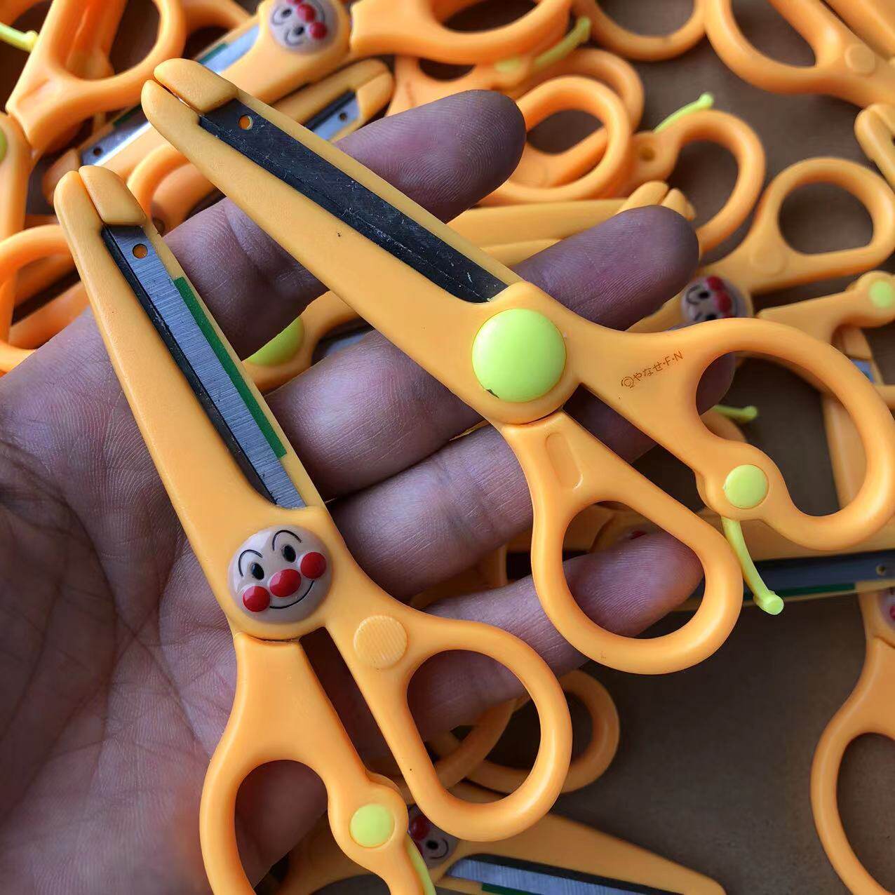 호빵맨 어린이 가위 ANPANMAN 안전 핀치 방지 학생 가위 둥근 머리 플라스틱 손 절단 가위