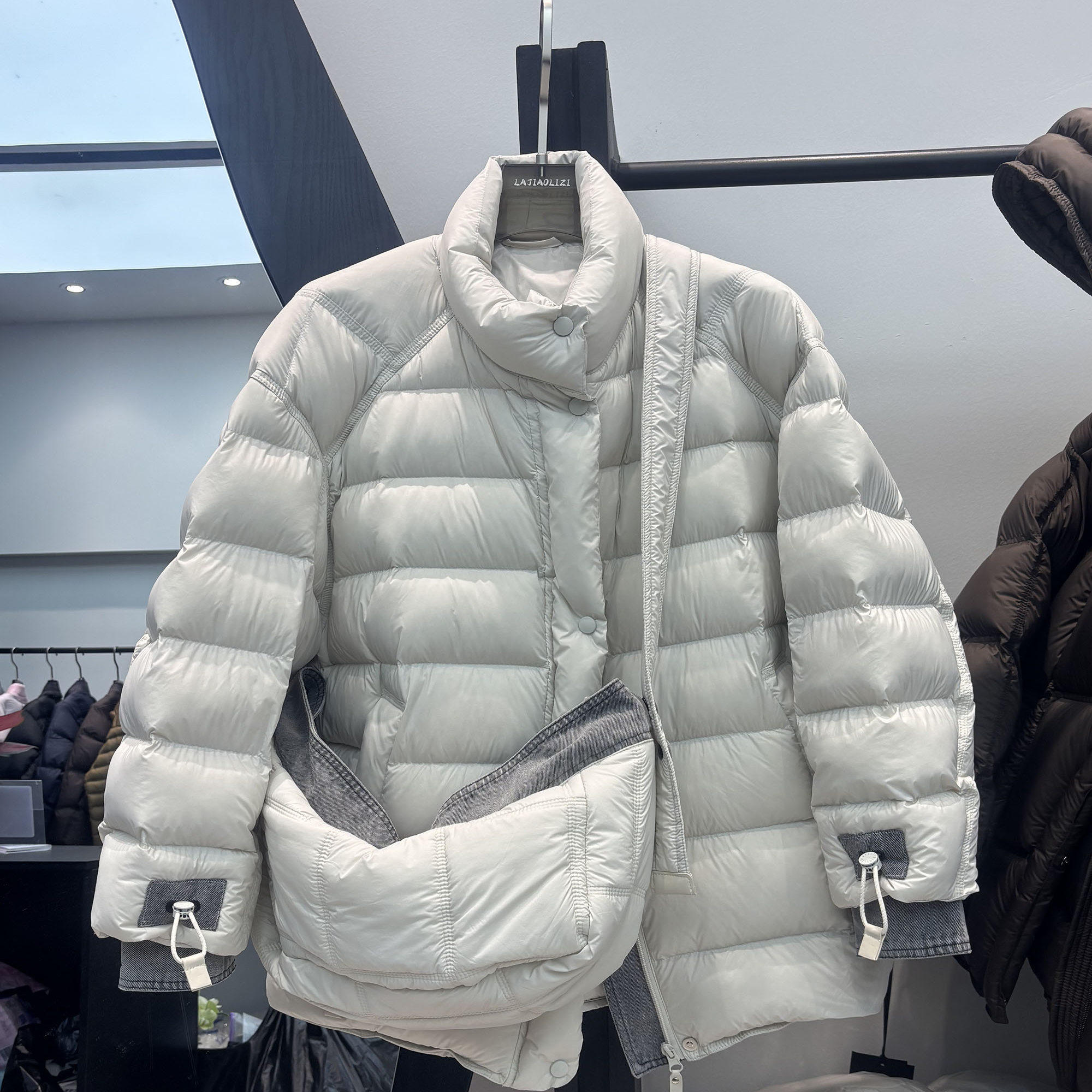 袖口抽绳牛仔拼接羽绒服厚外套