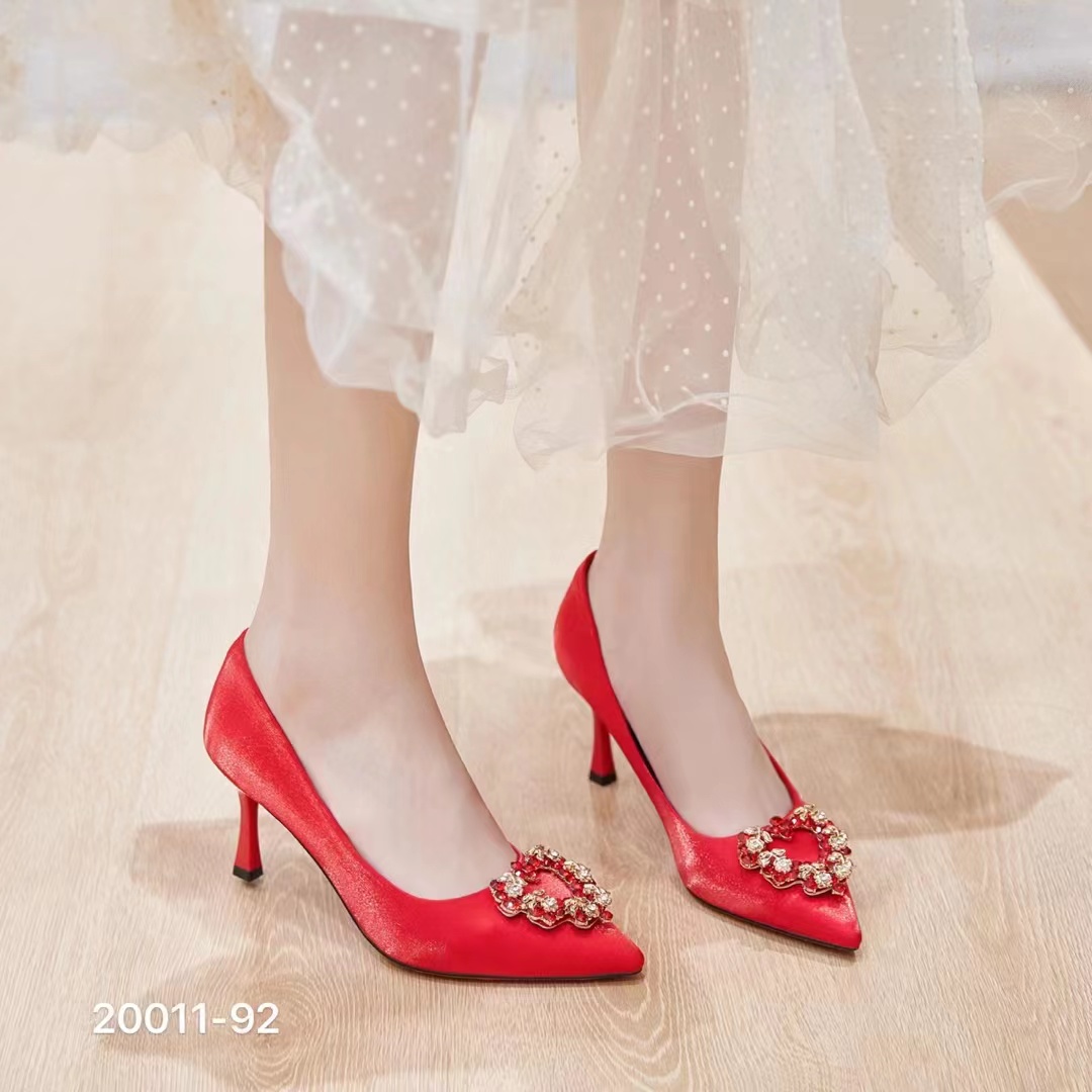 美之美婚鞋新款酒红色珍珠高跟鞋女结婚鞋子新娘鞋婚纱红鞋