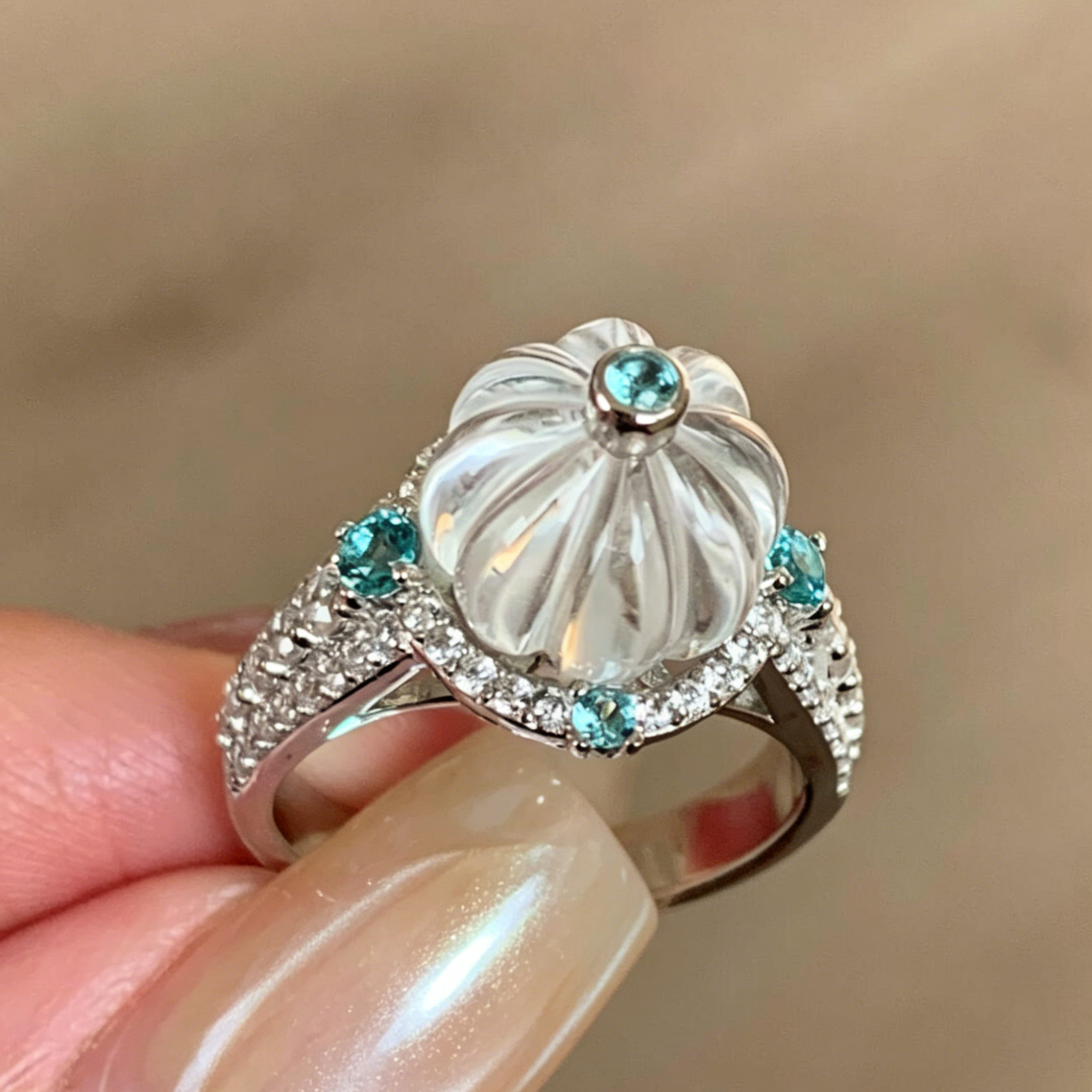 新品天然白水晶南瓜戒指复古宫廷风帕拉伊巴蓝钻镶嵌S925银指环女 - 实物图