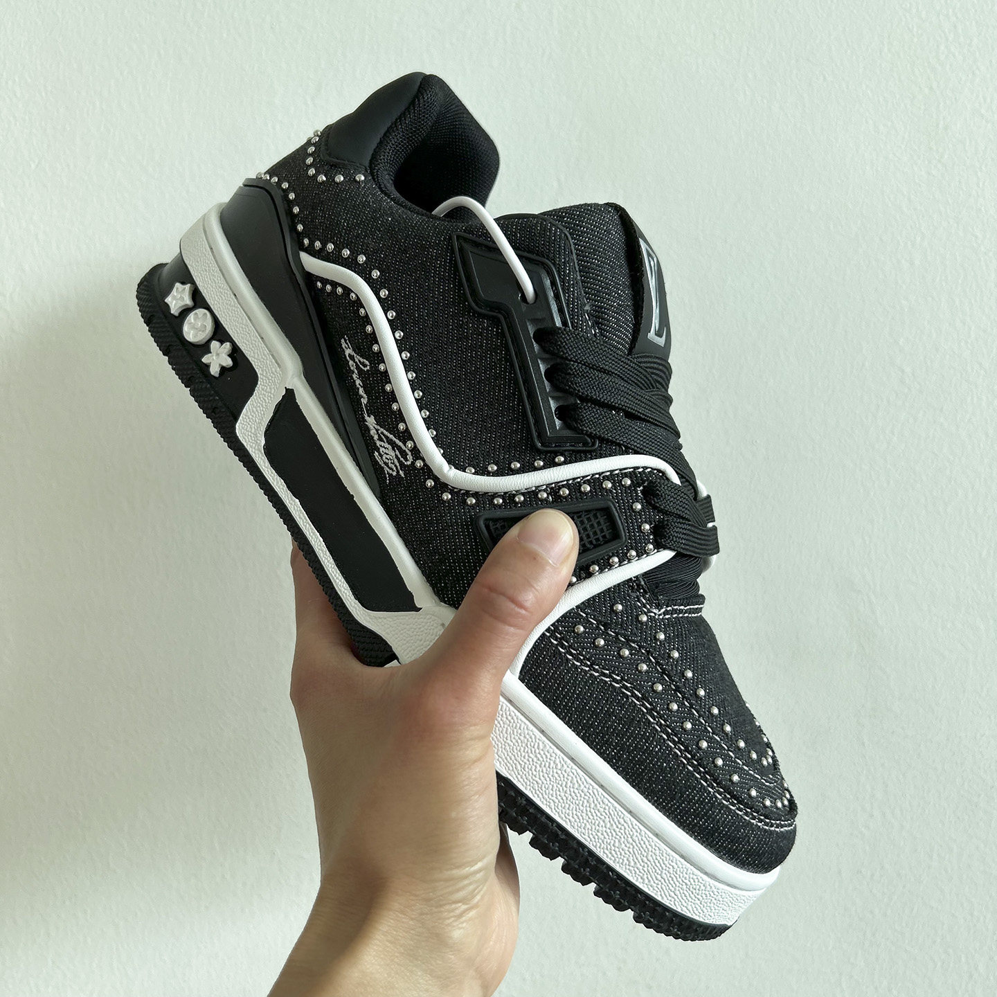 牛仔布黑武士易威登铆钉板鞋男莆田夏季运动鞋透气2026新款鞋子