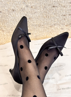 East West Office 大人版Tinker Bell 尖头缎面复古芭蕾舞鞋 中跟