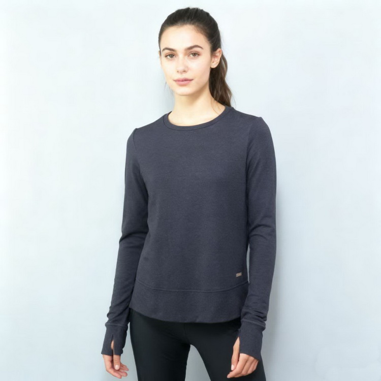 莫代尔抓绒混纺面料 前短后长设计 有档次金属铭牌 极度女款卫衣