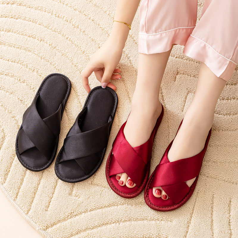 婚庆晨袍拖鞋喜庆红色一对新郎新娘伴娘感缎面情侣家居一字拖