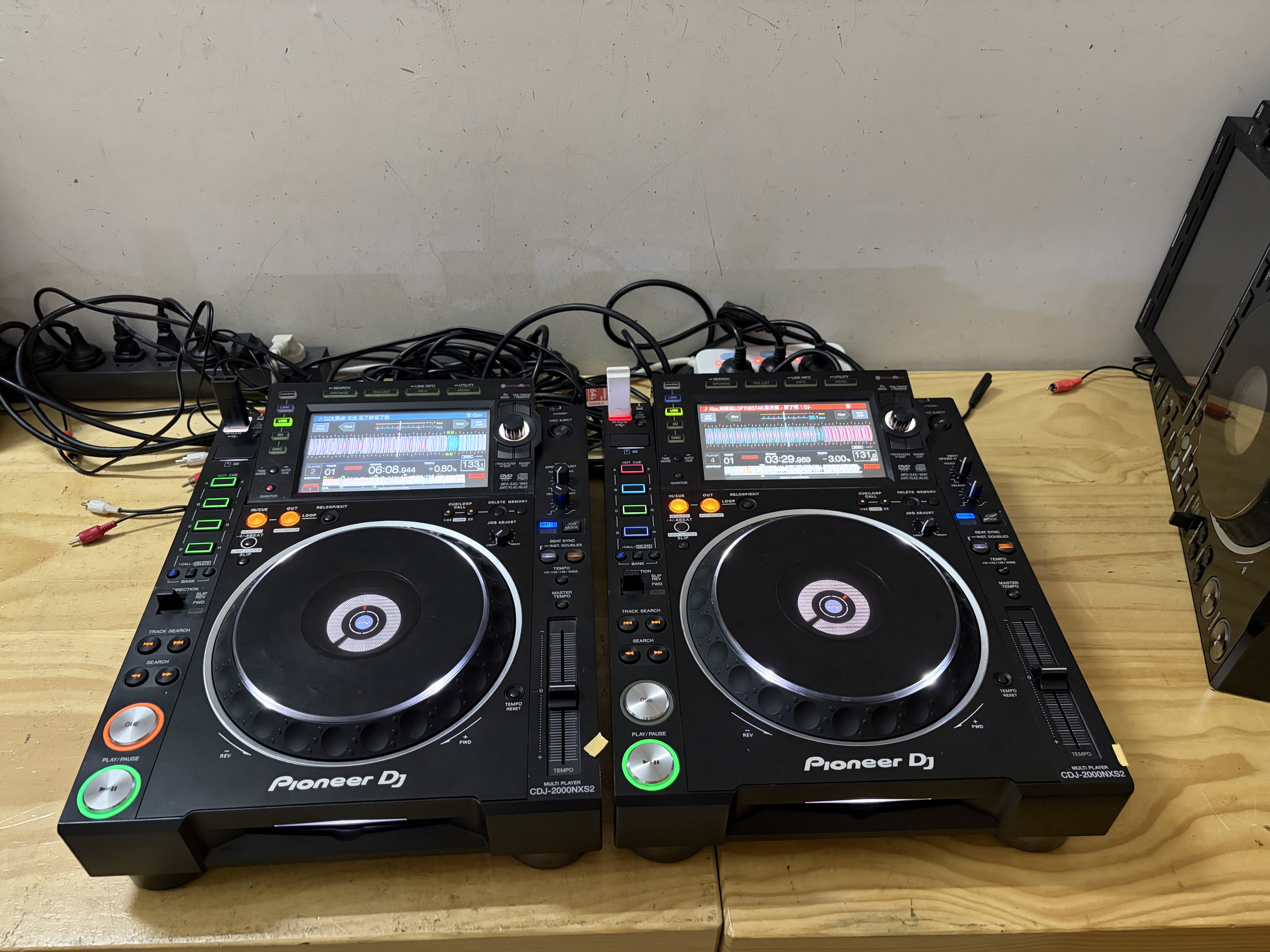 先锋CDJ2000NXS2打碟机 2台  功能正常使用 酒吧DJ打碟设备