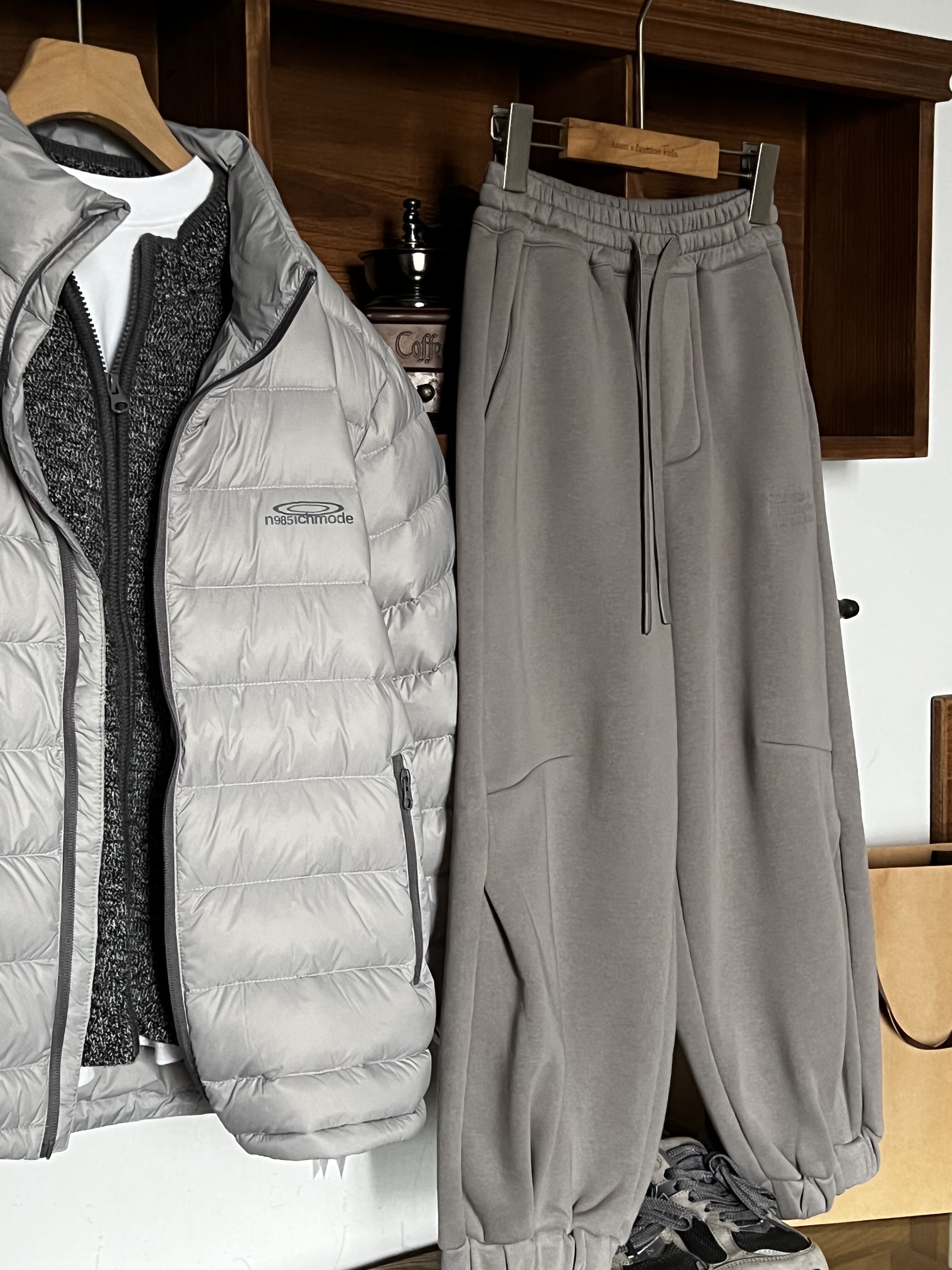 日系童装男女儿童2025秋冬新款轻便羽绒服白鸭绒中大童外套