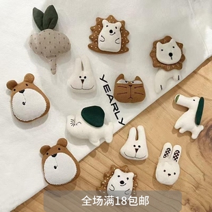 新款可爱布艺卡通萌宠胸针发夹刺绣小动物玩偶装饰别针包包小饰品