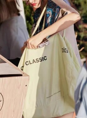 热巴同款 大容量帆布包包女2024年新款小众手提单肩LOWCLASSIC