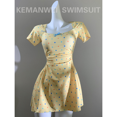 显白波点少女感分体泳衣海边度假