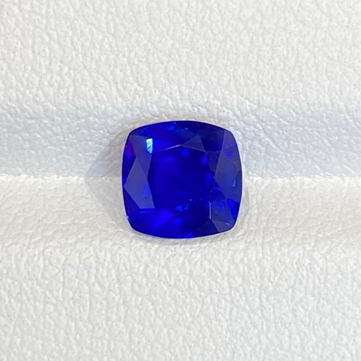 1.39ct皇家蓝蓝宝石附吉尔德证书