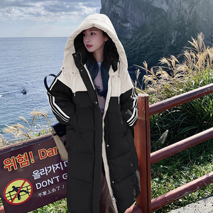 撞色拼接中长款羽绒服女2025冬季新款韩版宽松学院风过膝保暖外套图片