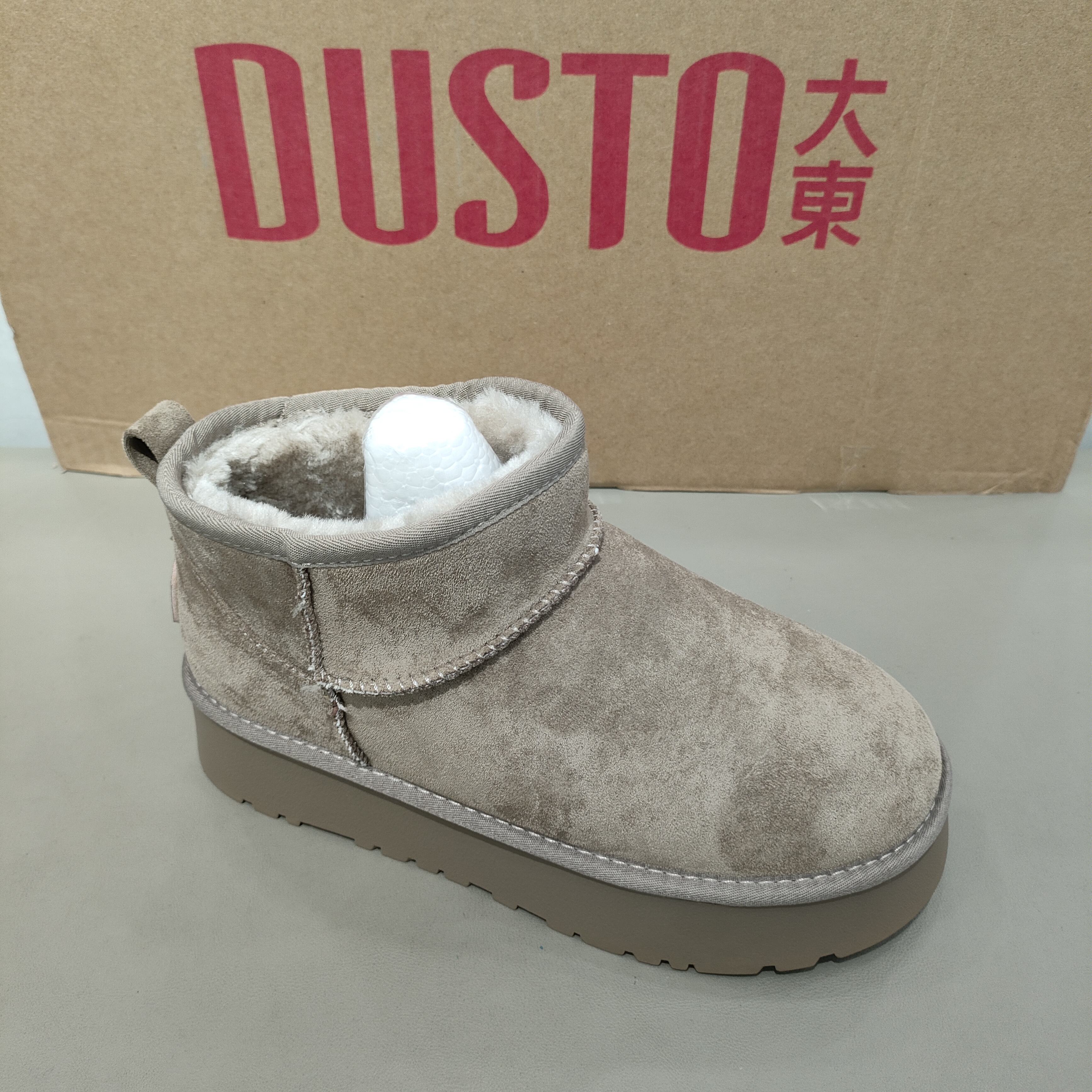 大东雪地靴女鞋2025年冬季新款女士舒适厚底女靴子短靴1738