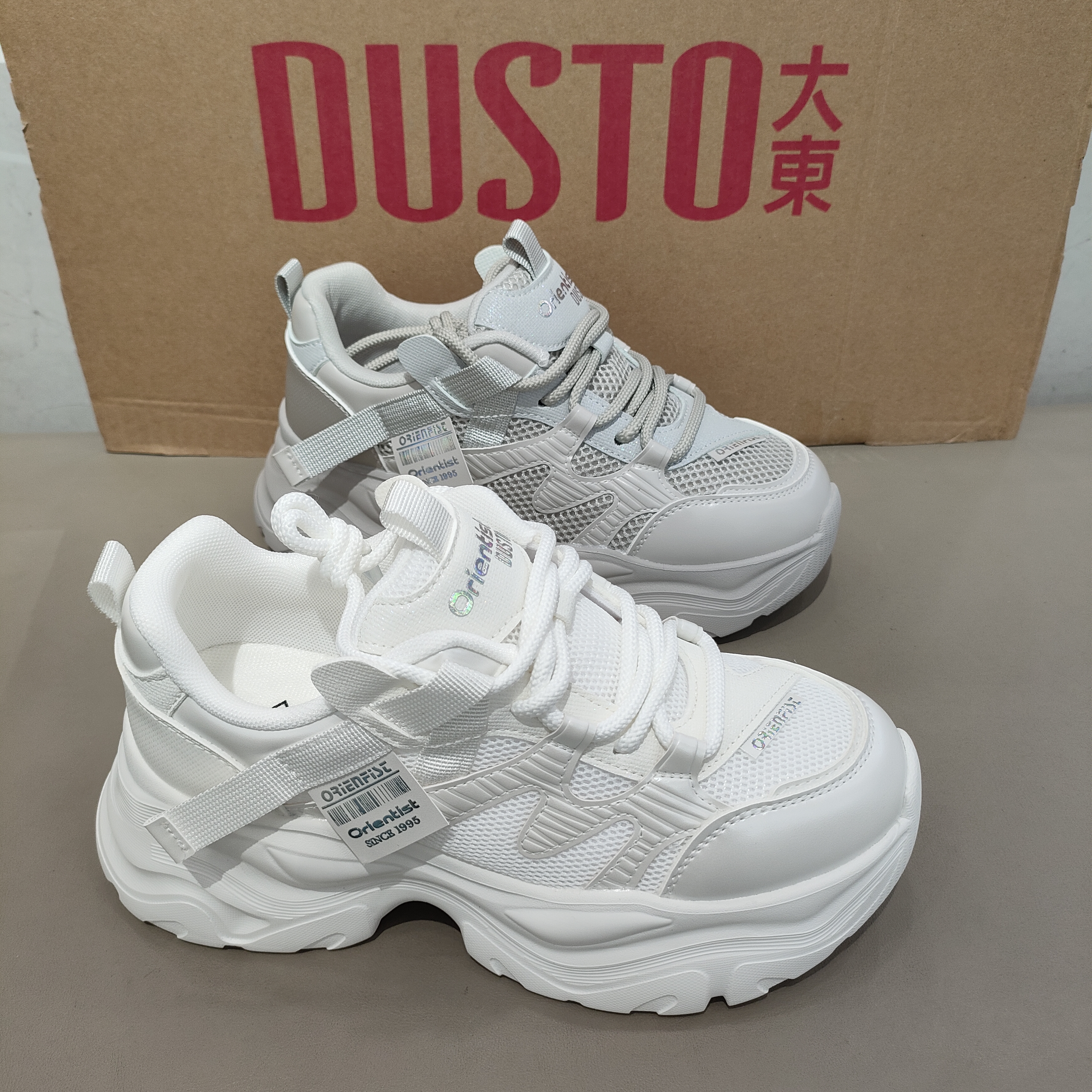 大东老爹鞋女鞋2026春季新款爆款超轻百搭小个子增高厚底休闲1319