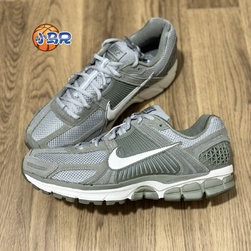 NIKE男子运动气垫透气跑步鞋