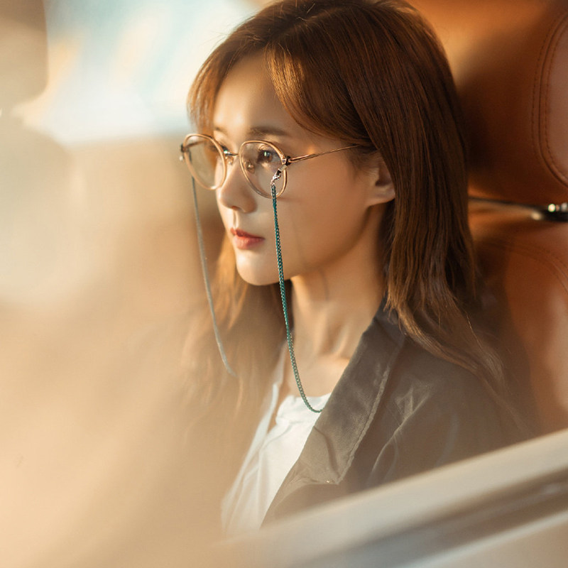 HURRICANE LI YITONG GLASSES WOMENS TIDE HALTERNECK LANYARD CHAIN NICHE SUNGLASSES PENDANT ANTI-LOSS CHAIN