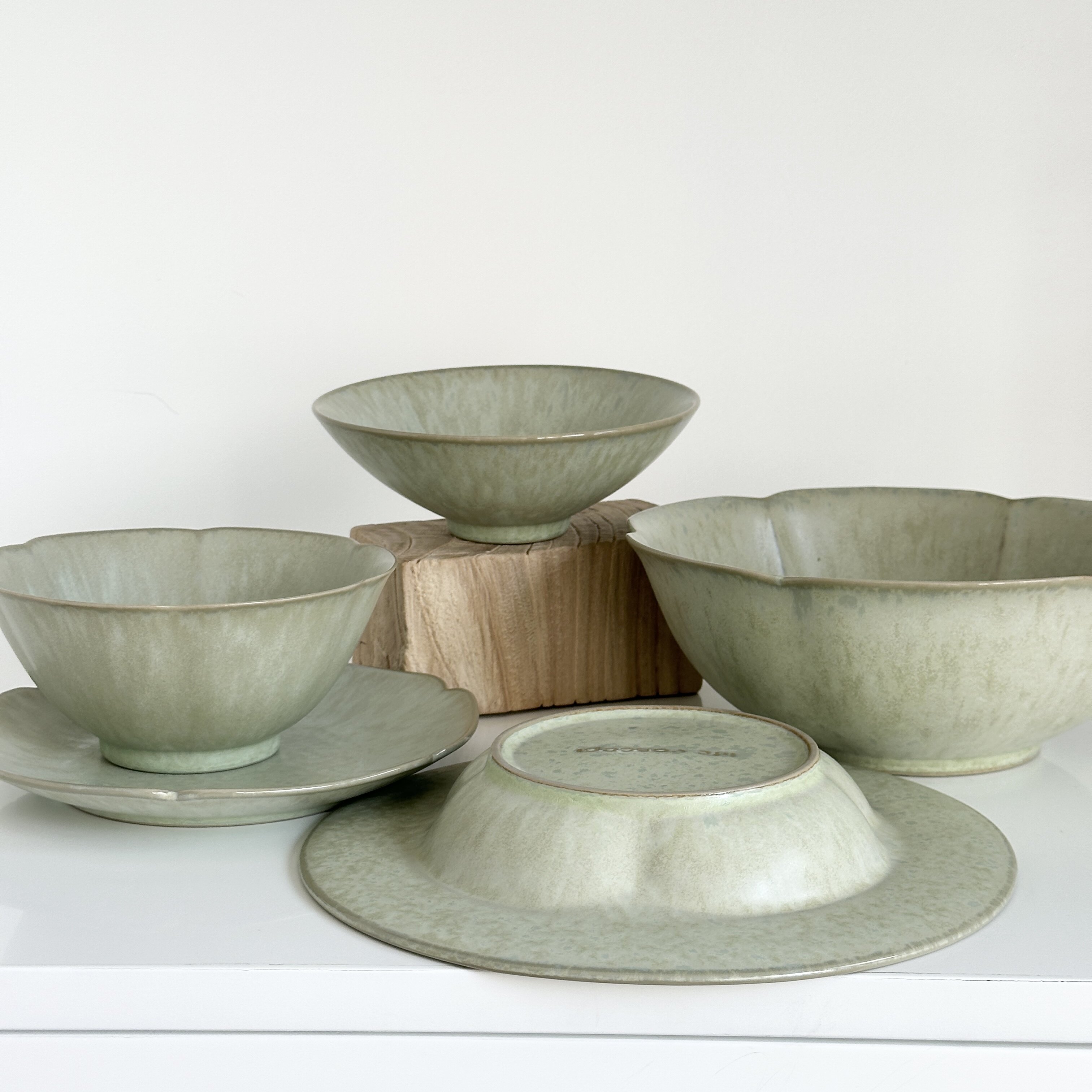 简约陶瓷碗盘套装家用复古风绿色餐具组合高颜值饭碗汤碗