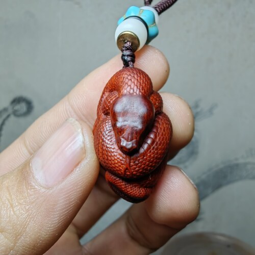 紫檀红木头精雕刻生肖蛇车钥匙扣小吊坠文盘玩手把挂件质龙礼饰品