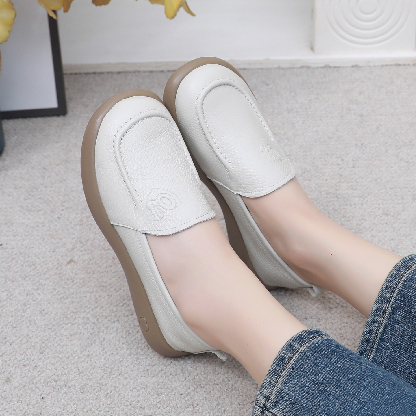 春季新款圆头真皮妈妈鞋