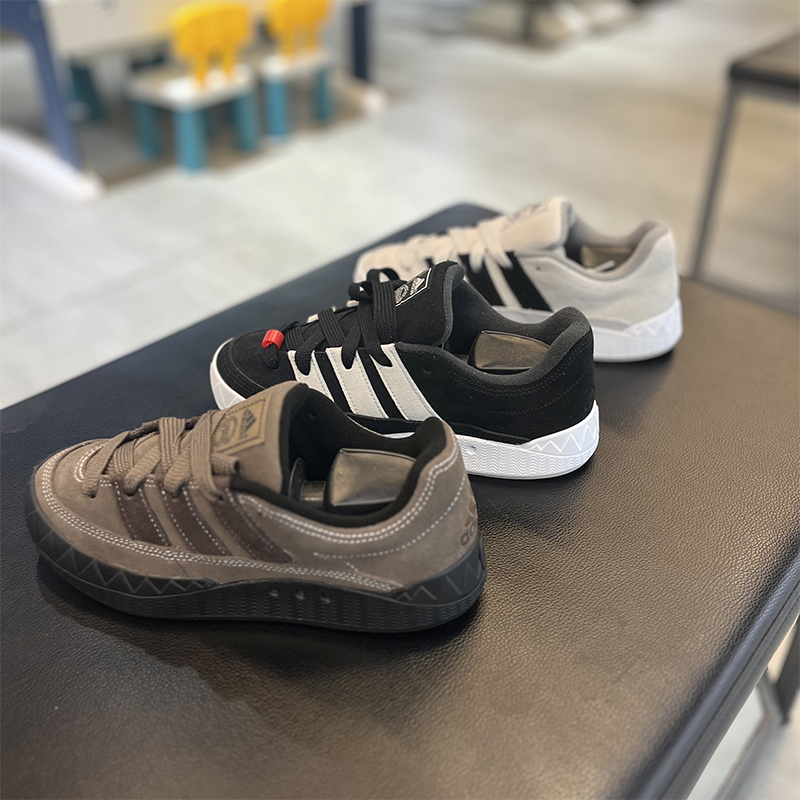 正品Adidas/阿迪达斯男女同款冬季新款低帮休闲板鞋ID8265 ID8266