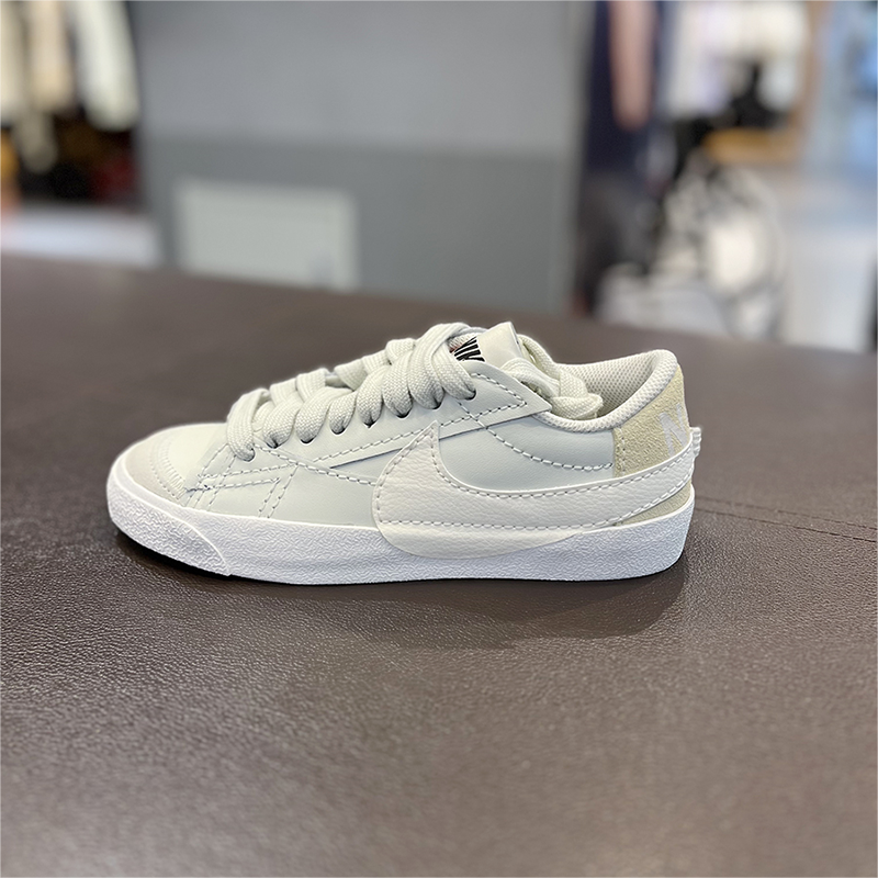 轻便Nike/耐克板鞋低帮女子