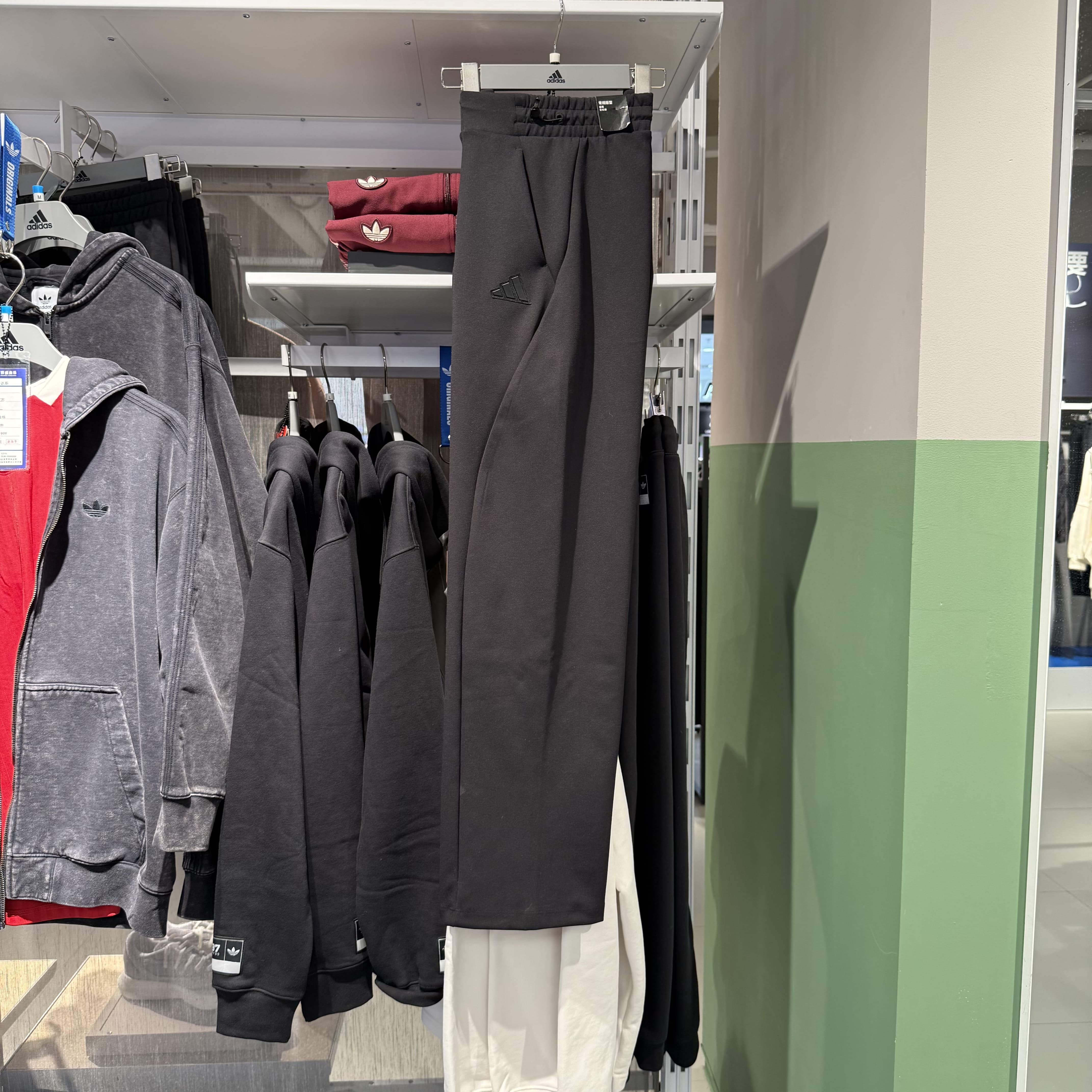 Adidas阿迪达斯女25春夏新款训练宽松舒适直筒阔腿运动长裤JZ1661