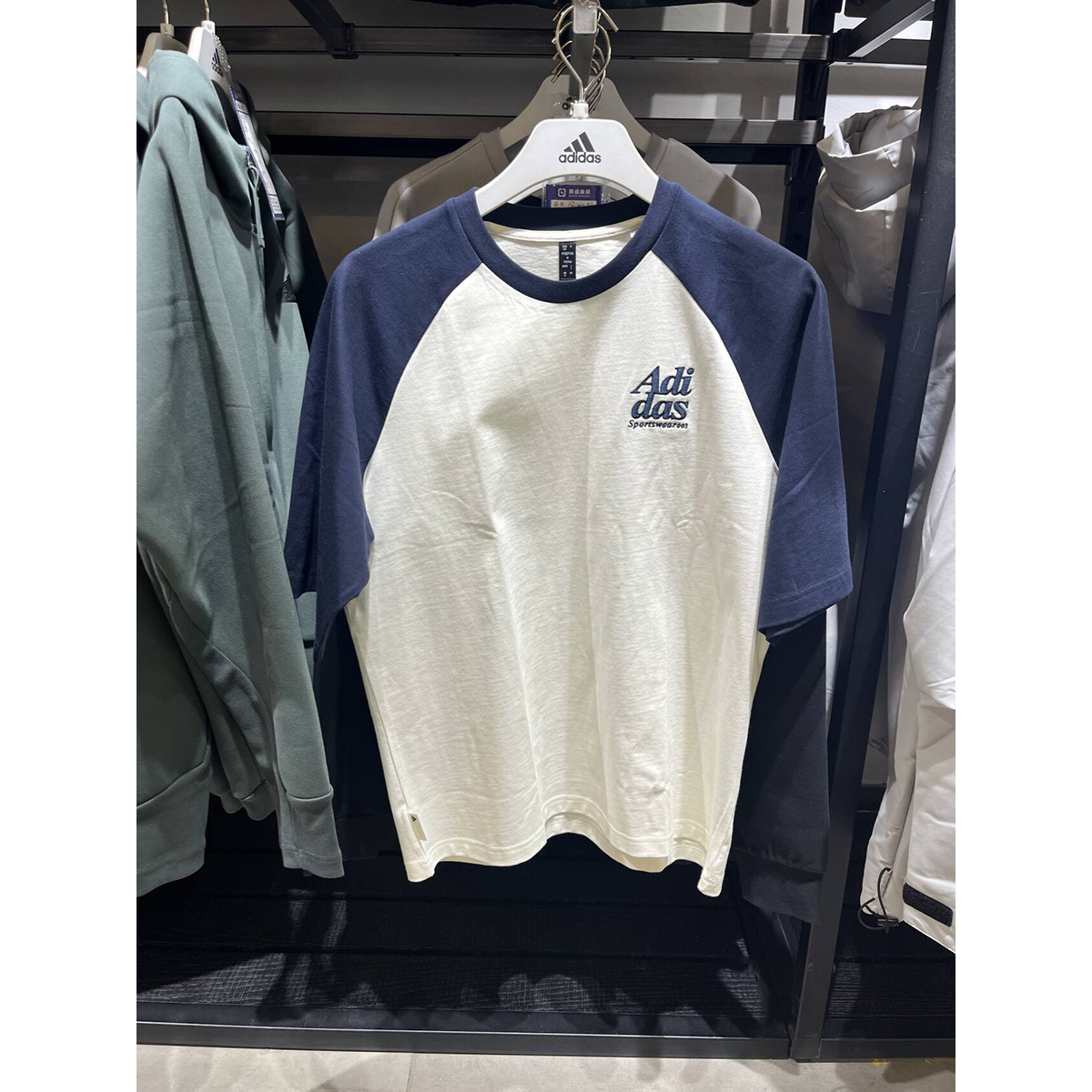 休闲男运动训练Adidas/阿迪达斯