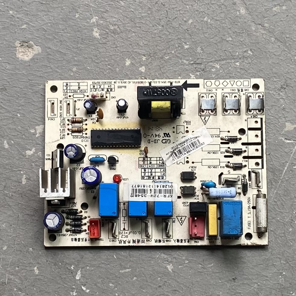 适用美的空调主板202302130759/