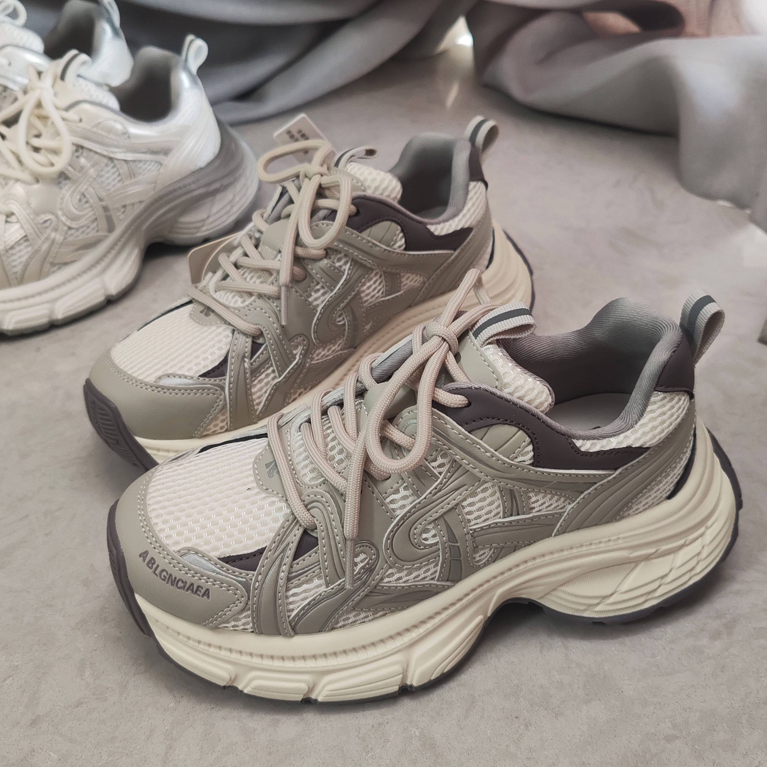 2026新品轻便舒适缓震厚底运动时尚网面透气百搭增高休闲老爹鞋女,女鞋,老爹鞋,淘宝优惠券,粉丝福利购,淘宝优惠卷