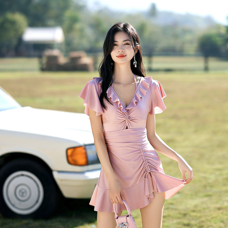 泳衣女2026年新款小胸钢托聚拢显瘦连体裙式性感沙滩海边度假泳装