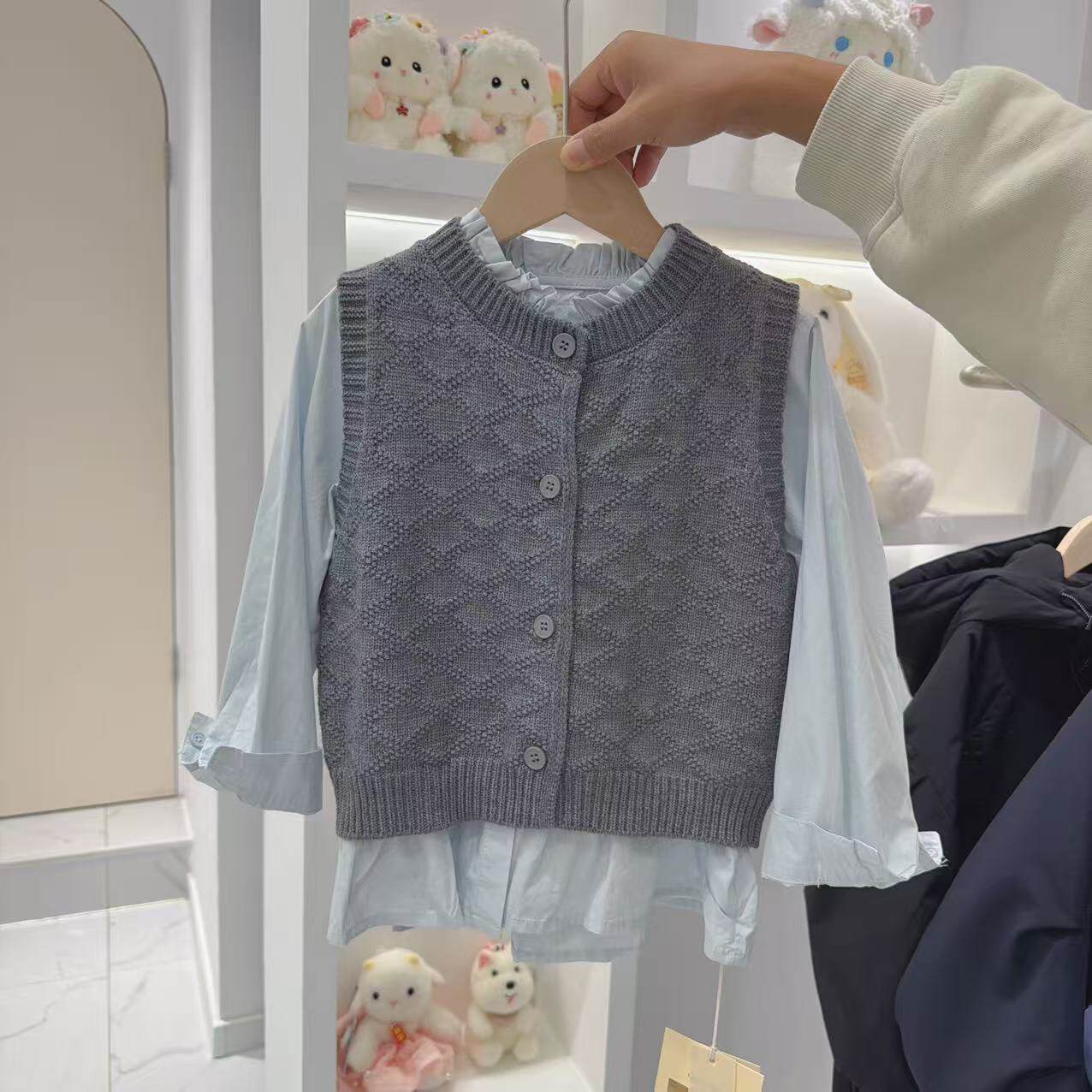 针织马甲套装女2026秋季新款长袖上衣衬衫两件套修身显瘦时尚搭配