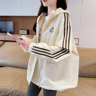 学院风冲锋衣外套少女2026春装新款初中高中学生工装休闲连帽夹克