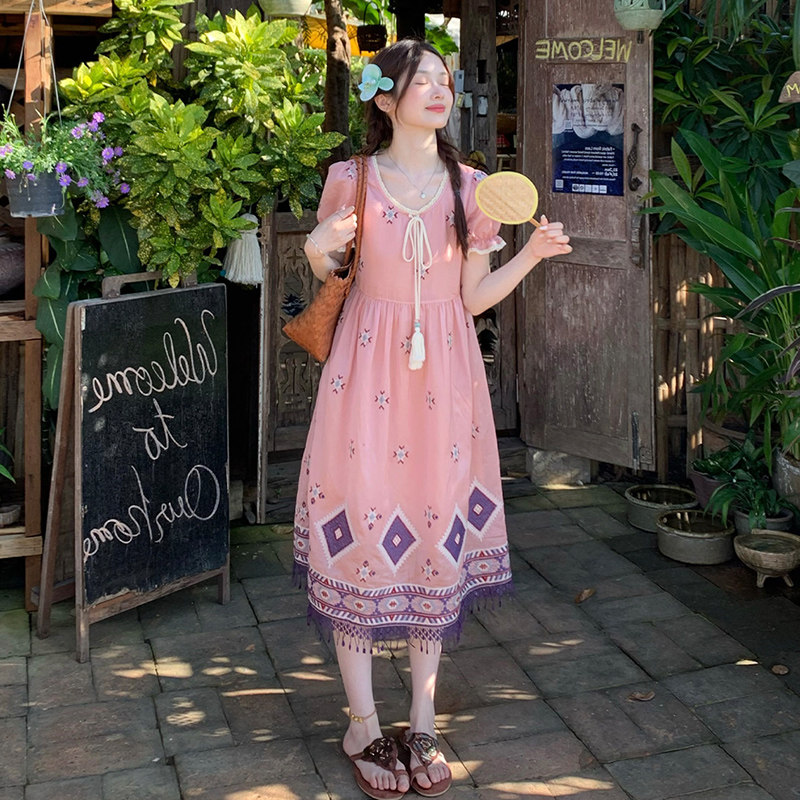 甜美复古花边连衣裙女夏季2026新款初高中学生印花流苏系带长裙子