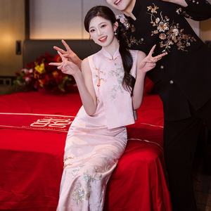 新中式粉色刺绣旗袍礼服套装订婚