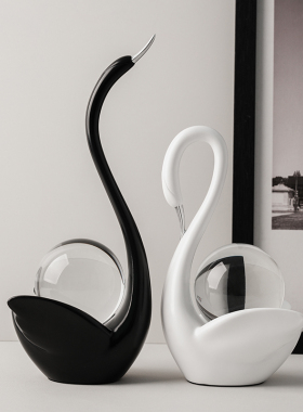 现代简约情侣天鹅摆件乔迁装饰品