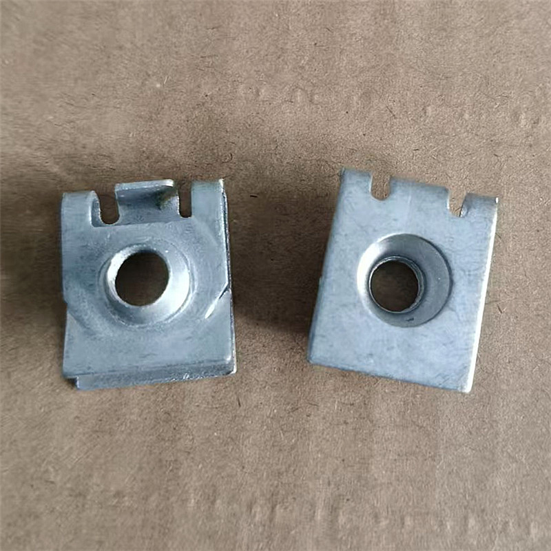 适配丰田24-25霸道普拉多vx顶配LC250车牌架底座牌照托底座卡扣