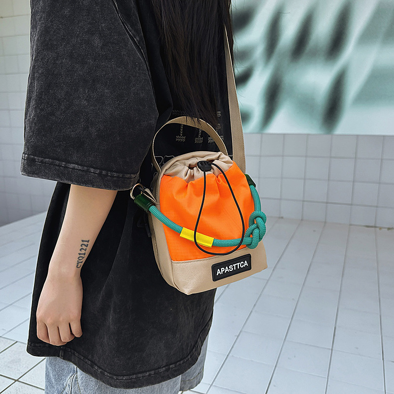 水壶包包2025新款运动休闲斜挎包韩版时尚设计感男女款潮牌手机