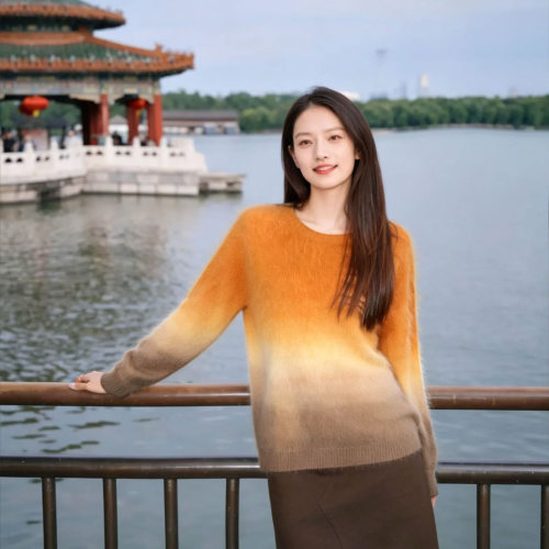 5桑蚕丝10羊绒85羊毛濮院针织渐变吊染高品质拉毛毛衣工厂直供