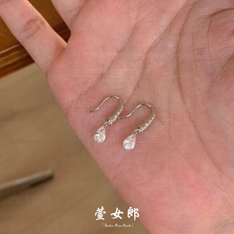 「萱女郎」清冷感极简水滴闪钻耳钩超百搭日常通勤高级感耳环女