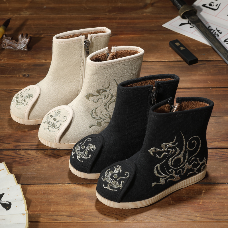 中国风加厚保暖汉服靴子男童