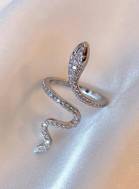 新品缠绕小蛇戒指冷淡风时尚个性小众设计感食指戒女装饰指环