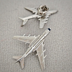 立体合金中国航空飞机胸针轰6歼20直20攻击无人机徽章航展纪念品