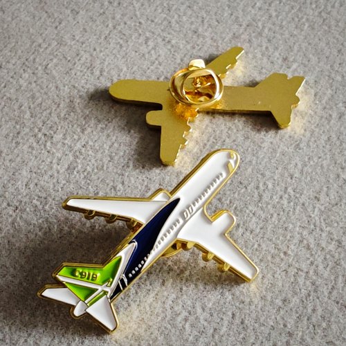商飞C919航空飞机胸针金属徽章