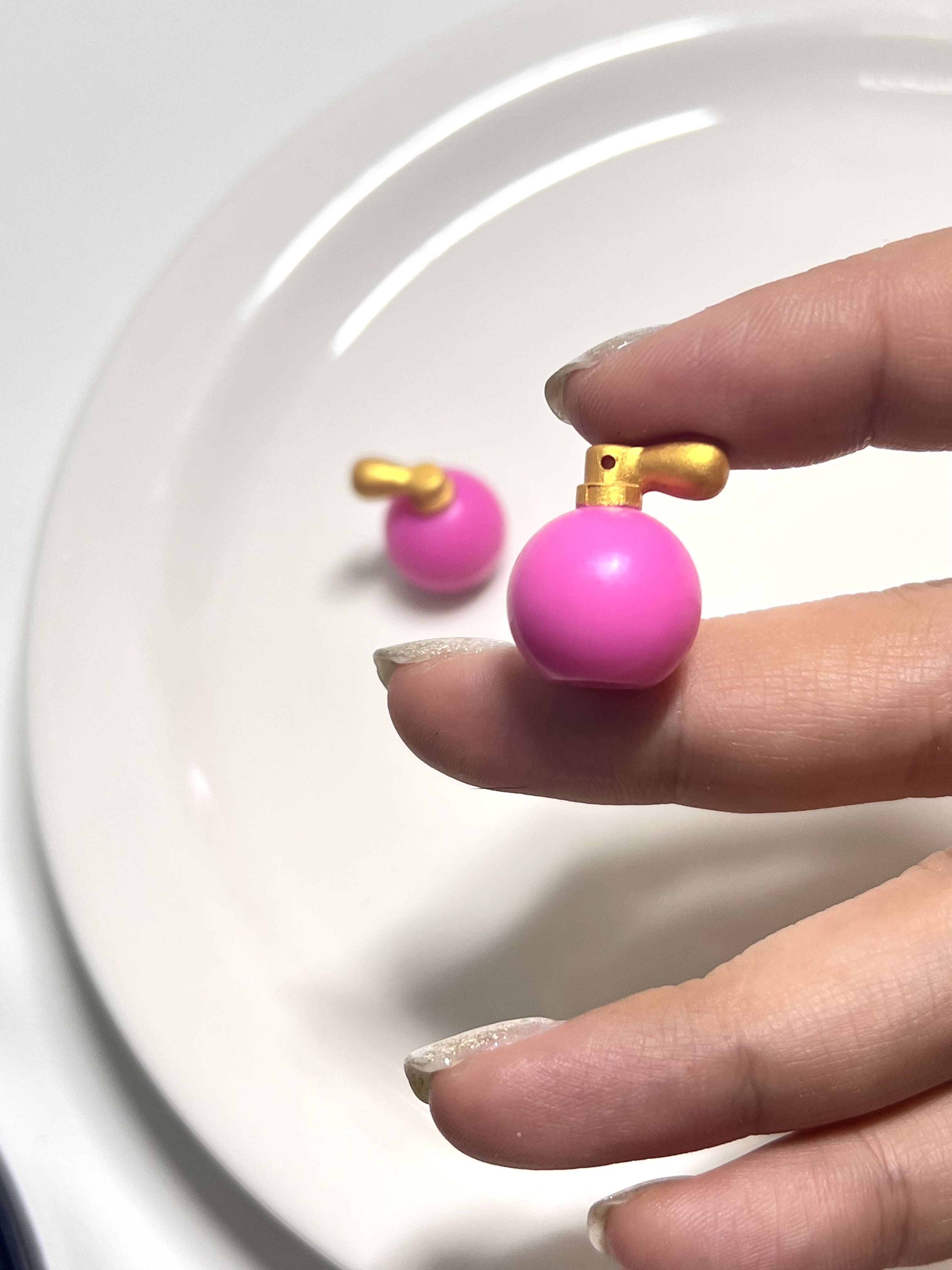 散货盲盒配件香水瓶滴胶奶油胶手机壳挂件笔刀串珠公仔摆件diy