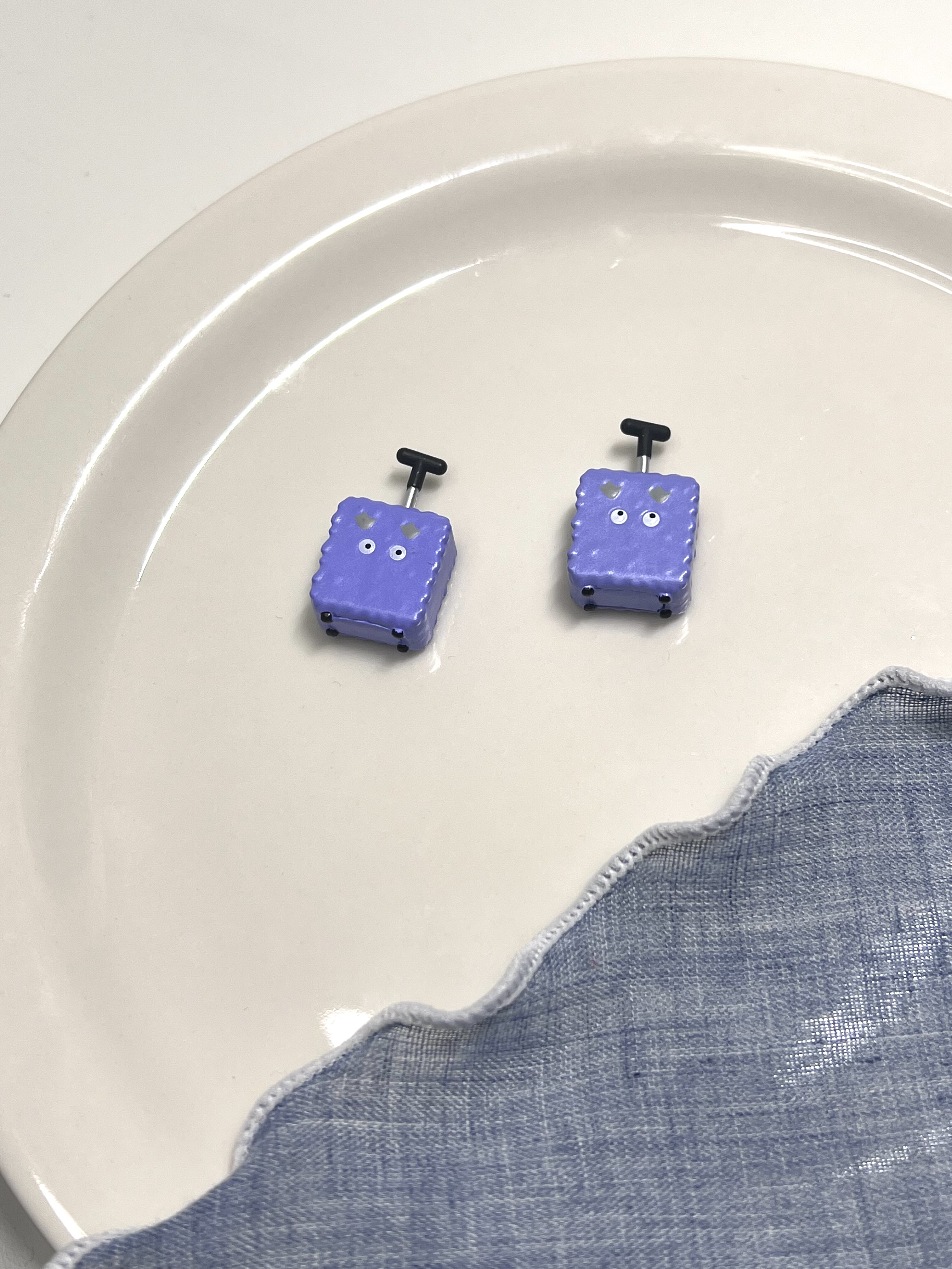 散货盲盒配件小怪兽行李箱奶油胶diy配件娃娃屋过家家配件