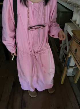 小众表妹2026秋季新品高级感收腰长款粉色连衣裙气质女神范裙子